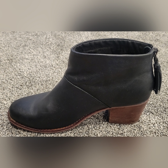 TOMS Leila Boots Size 8 Black Chunky Leather Block Heel Back Zip Tassel - Picture 5 of 11